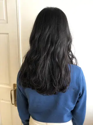 ロング カラー MIOベージュカラー 柔らかいカラーのヘアスタイル