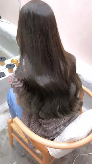 ロング カラー 透明感，髪質改善の プロ☝🏻前田俊樹✨のヘアスタイル