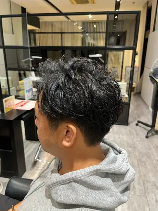 メンズ 亀井 慎太郎のヘアスタイル