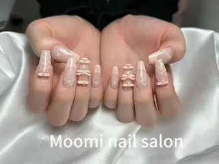 セミロング Moomi nail salonのネイルデザイン