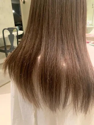 ロング カラー SAKINO. ベージュカラーのヘアスタイル