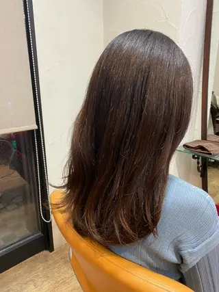 セミロング カラー サプリームヘア 飯田みち瑠のヘアスタイル