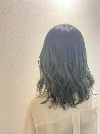 ミディアム カラー スパイキーショート パーマ　具志堅　太志のヘアスタイル