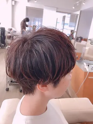 ショート カラー 榧木 萌香のヘアスタイル