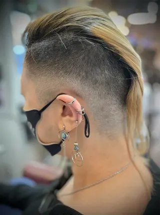 ショート カラー 和泉 沙綾のヘアスタイル