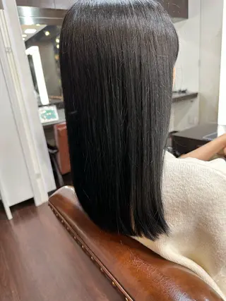 ミディアム toiro渋谷 Yujiのヘアスタイル