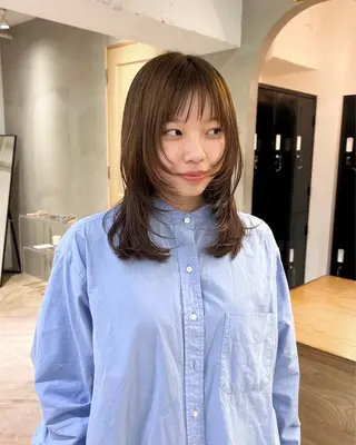 ミディアム 🍎デザインカラー /カエデ🍎のヘアスタイル