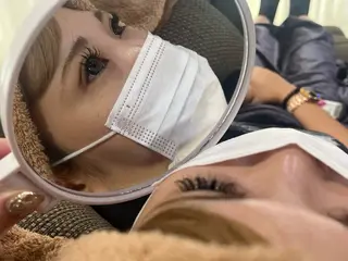 マツエク・マツパ デザインカラー/ eye/栞のヘアスタイル