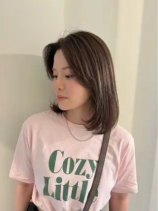 ミディアム カラー 工藤 梨花のヘアスタイル
