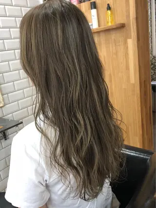 ロング カラー 橋本 敬介のヘアスタイル