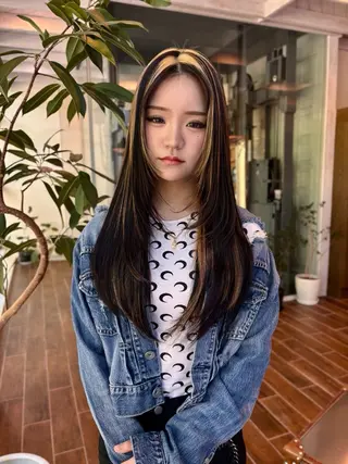 ロング ハイトーン/デザイン カラー/るいのヘアスタイル