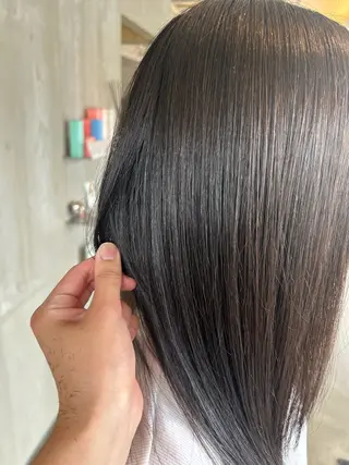 カラー tote. 成瀬晃のヘアスタイル