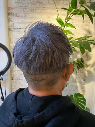 ショート カラー メンズ 長濱 俊のヘアスタイル