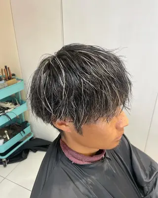カラー メンズ 本厚木パーマ&ブリー チMEN'Sショートのヘアスタイル