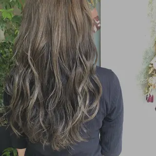 ロング かわの ひとしのヘアスタイル