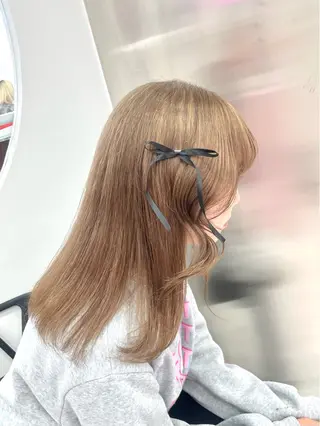 セミロング ❤︎ワンホンガーリー なハイトーンヘア❤︎のヘアスタイル