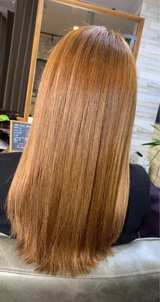 セミロング Lilly 中谷友里のヘアスタイル