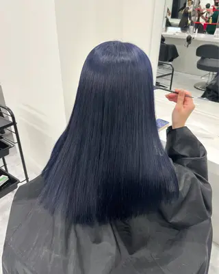 セミロング カラー 🩵色落ち可愛い 寒色カラー🩵のヘアスタイル
