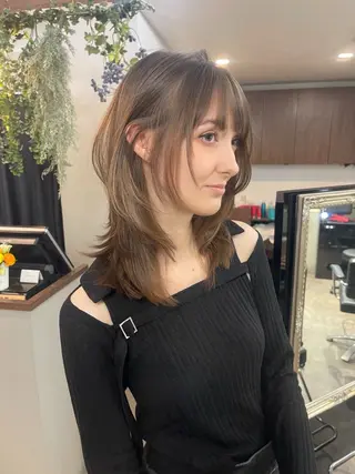ミディアム カラー YUSUKE レイヤーカットカラーのヘアスタイル