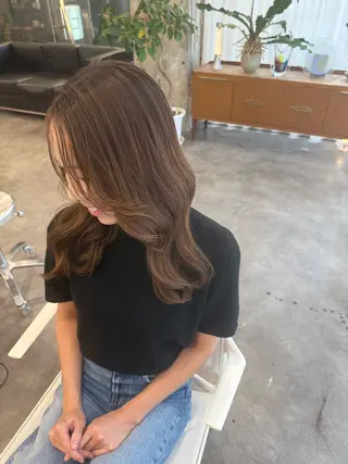 セミロング ayumi ／透明感カラーのヘアスタイル