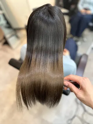 ロング ブリーチ縮毛矯正/ 複雑履歴🉑/タイチのヘアスタイル