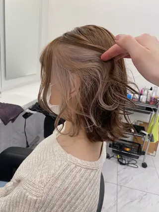 カラー ブリーチ縮毛矯正加藤 赤み無し透明感ヘアのヘアスタイル