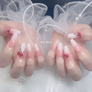 ネイル Hin Nailsのネイルデザイン