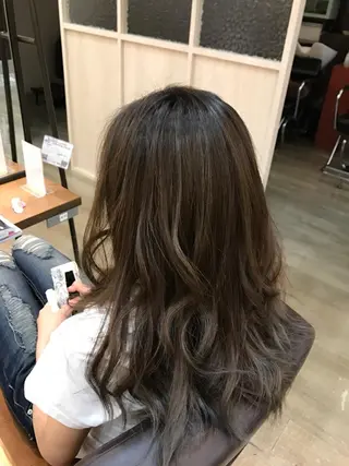 ロング カラー 伊藤 光成のヘアスタイル