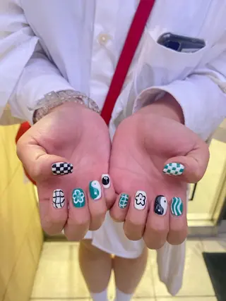 ネイル TSUNA 🌙 Lim 五反田のマツエク・マツパデザイン