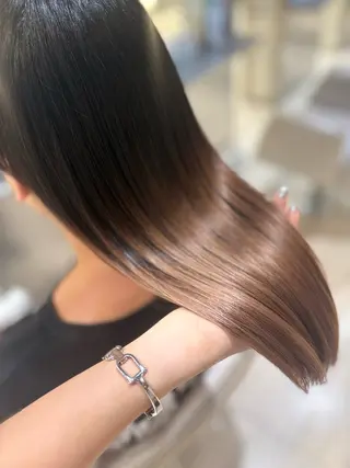 ミディアム JEAN CLAUDE BIGUINE 横浜ベイクォーター店所属・Koharu 髪質改善カラーのヘアスタイル