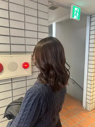 ミディアム 女性のための美容師/ 下北沢/ヨシダモモカのヘアスタイル