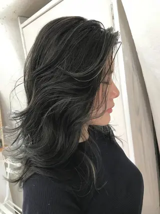 セミロング カラー ヘアアレンジ 白髪ぼかしハイライト バレイヤージュヤマトのヘアスタイル