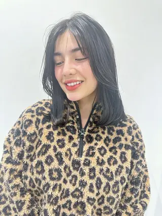 ミディアム 小顔レイヤー/ ベージュ🤍Rieのヘアスタイル