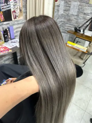 ロング カラー ハイトーン Arphyのヘアスタイル