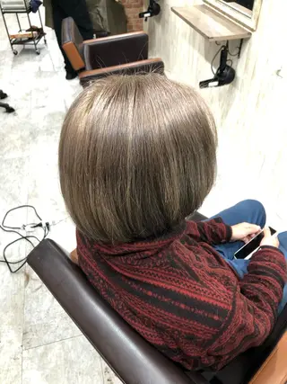 カラー みやもと まなみのヘアスタイル
