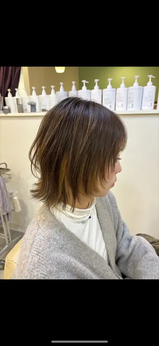ミディアム 吉井 愛のヘアスタイル