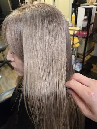 ミディアム Seven Quarterのヘアスタイル