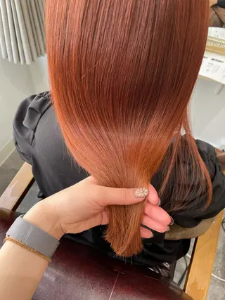 セミロング カラー ayaka 縮毛矯正レイヤーのヘアスタイル