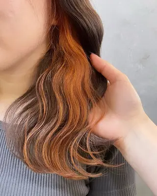 ミディアム カラー 艶感/韓国風 🤍moeka🤍のヘアスタイル
