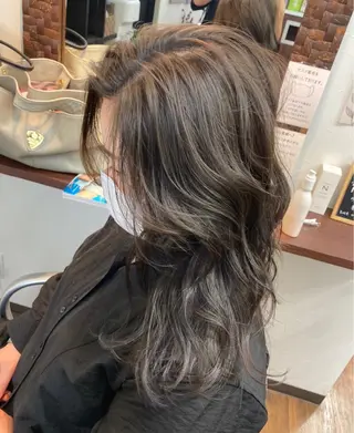 ロング カラー ヘアと眉Otsuka Hikari💆‍♀のヘアスタイル