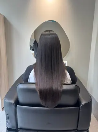 ロング NAVY 橋本心 縮毛矯正のヘアスタイル