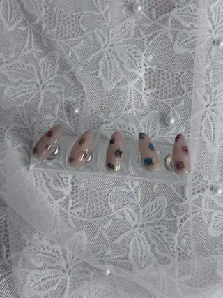 ネイル on nail 尾張旭三郷店のネイルデザイン