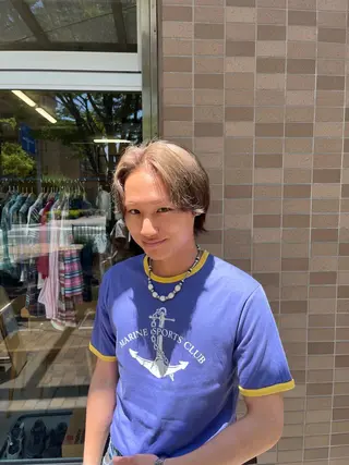 カラー 瑠己杏 :ボブ/ ハイトーンワンカラーのヘアスタイル