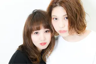 セミロング TAI透明カラー 柔らかい縮毛矯正のヘアスタイル