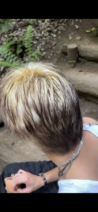 ミディアム ベージュ/ブリーチ無 し/透明感/yukiのヘアスタイル