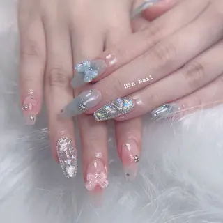 ネイル Hin Nailsのネイルデザイン