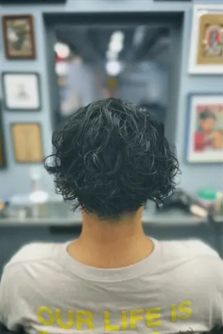 ミディアム パーマ メンズ 池袋メンズパーマ フェード純平のヘアスタイル