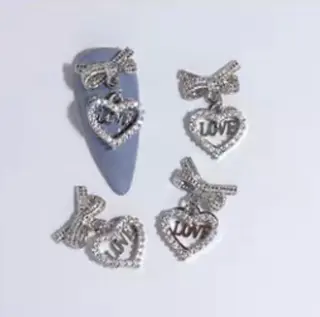 ネイル はぴねす所属・横浜 美夢のネイルデザイン