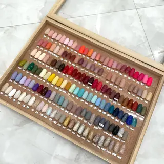 ネイル LUCULIA 西山のネイルデザイン