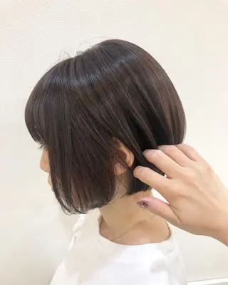 ミディアム カラー 内田温子大人女性 ハイライト、ボブのヘアスタイル
